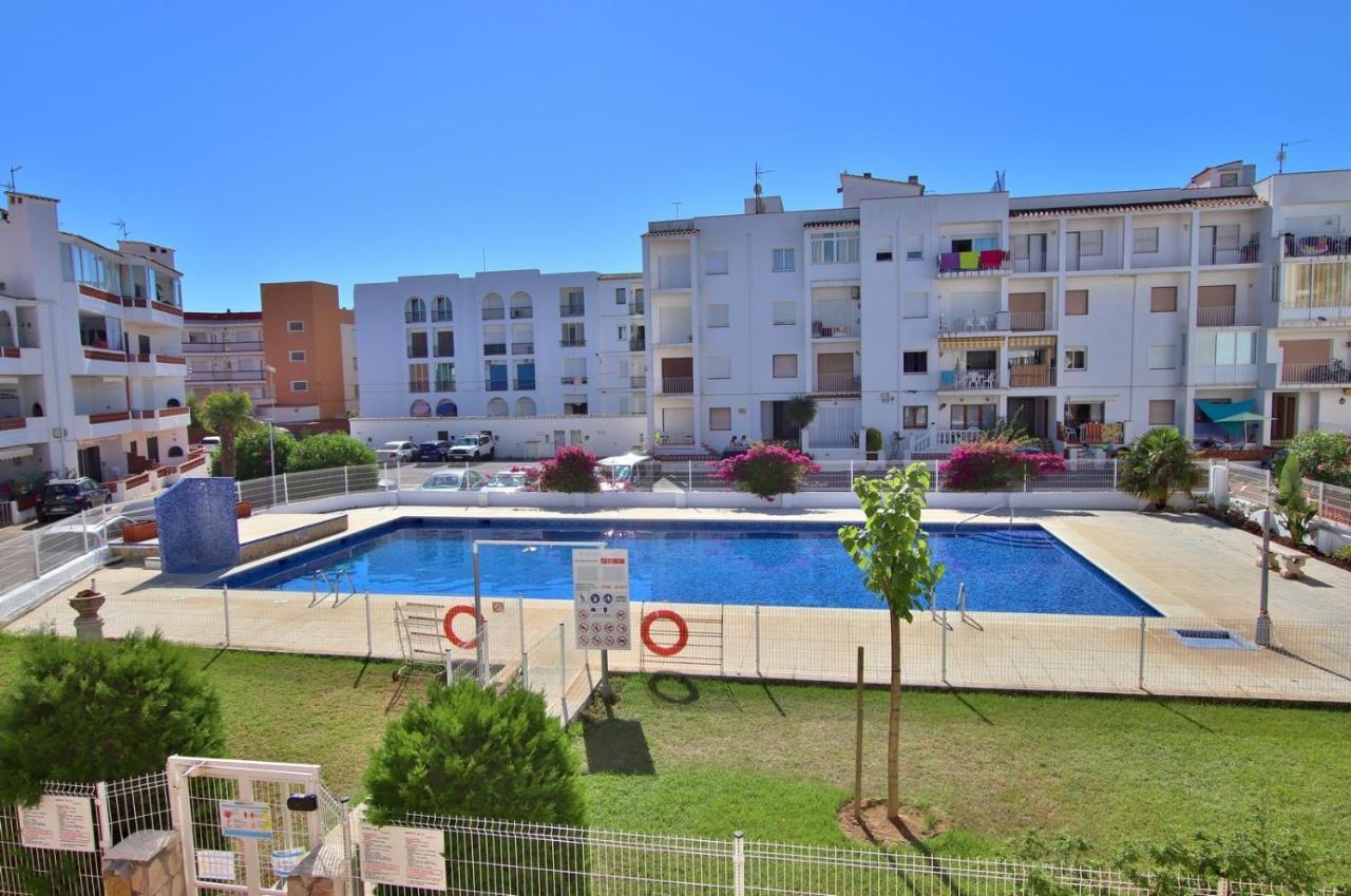 Apartamento Welcs -013- Con Terraza Y Piscina Apartment Empuriabrava Exterior photo